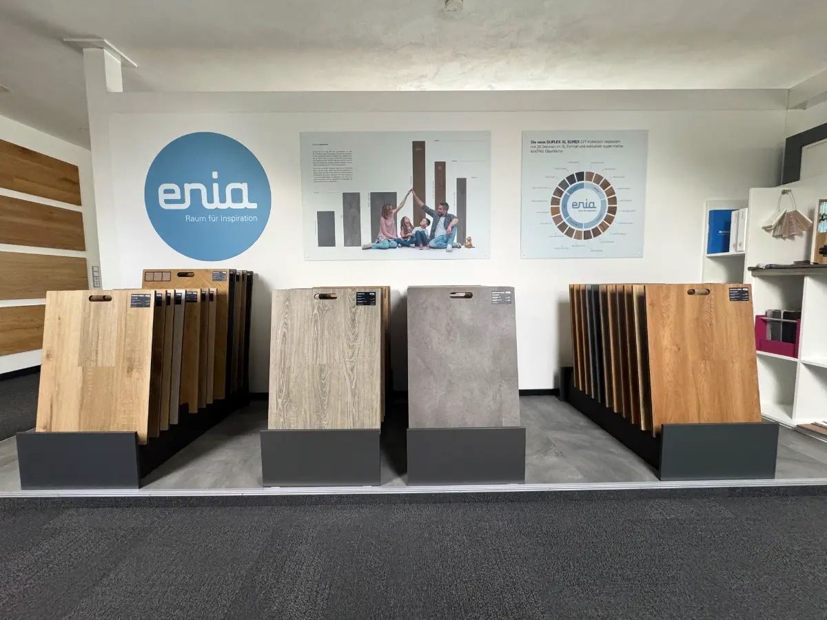 Parkett- und Bodenmuster im Showroom Kübrich